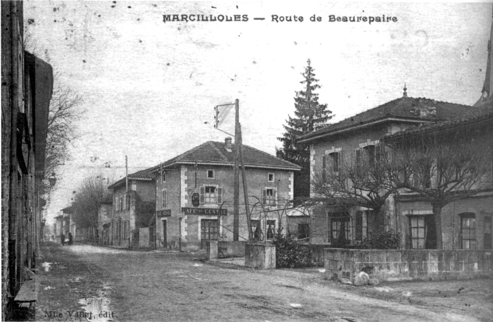 Marcilolles, route de Beaurepaire vers 1930, p 118 de L'Isère les 533 communes - Mlle Villet édit