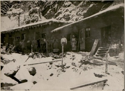 Mannschaftsbaracke auf 1700 m Höhe, Contrin-Schlucht (BildID 15735789)