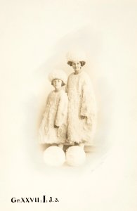 Margit och Erik von Geijer som snöbollar, 1919 - Hallwylska museet - 107988 photo
