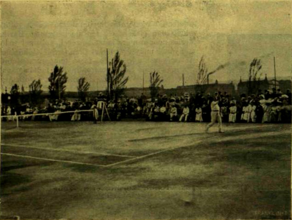 Margitsziget lawn court in Budapest, Hungary in 1908