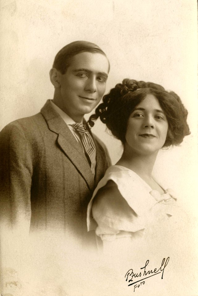 Margaret Marriott and Ray Collins, a vaudeville team (SAYRE 13369)