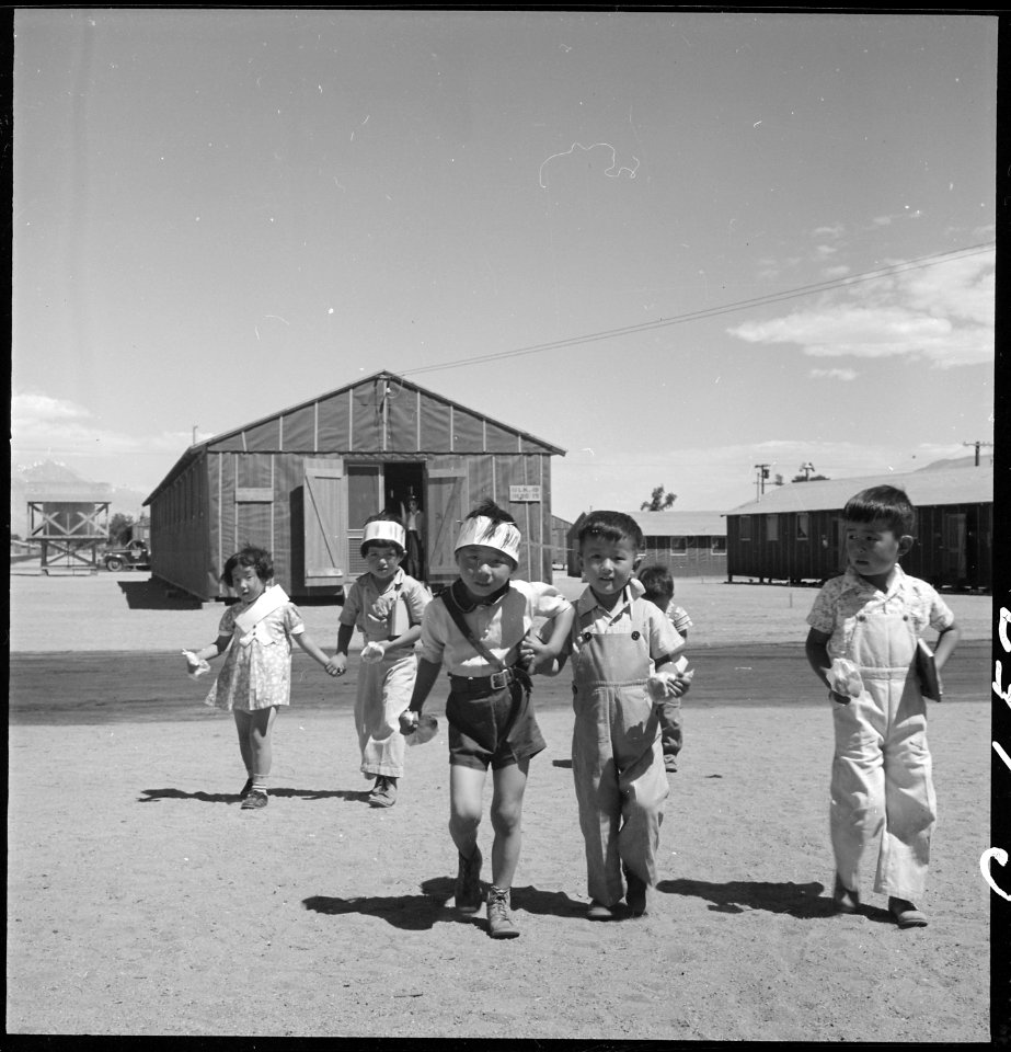 Manzanar Relocation Center, Manzanar, California. Pre-school children on the way to their barrack h . . . - NARA - 537955