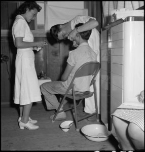 Manzanar Relocation Center, Manzanar, California. The dental clinic in its temporary quarters at th . . . - NARA - 538145