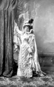 Maria Pia de Almeida - Foto Guedes (figurino)