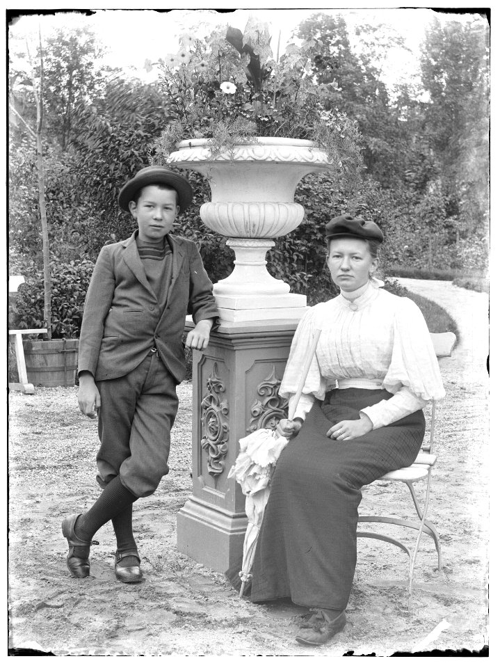 Marie en Hendrik Olie, 1896-08-14 (max res)