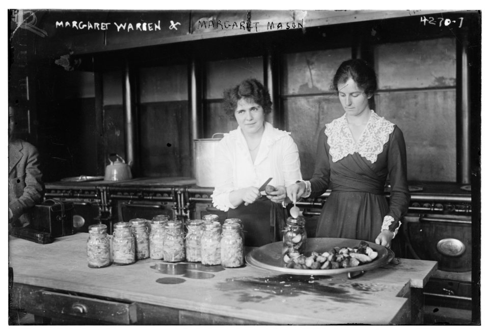 Margaret Warren & Margaret Mason LCCN2014705081
