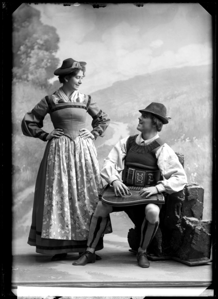 Margit Torsell and Gösta Hillberg in Samvetets mask at Dramatiska teatern 1908 - SMV - NT044