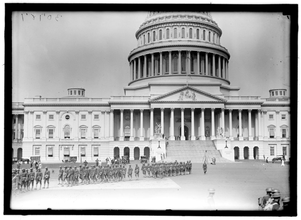 MARINE CORPS, U.S.N. ON CAPITOL PLAZA LCCN2016870349