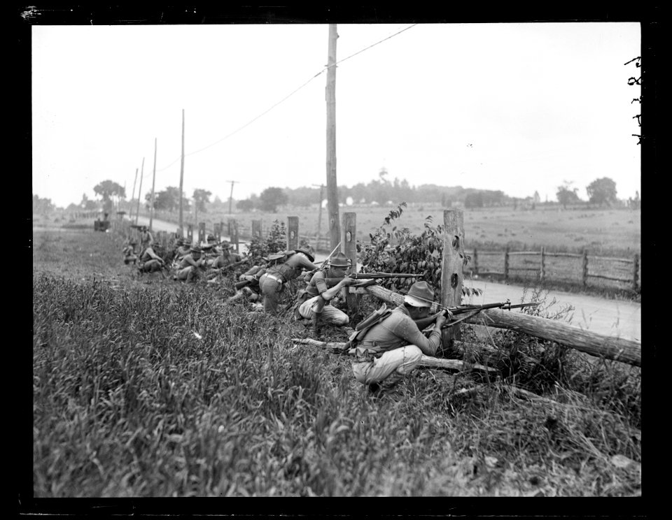 Marines during the reenactment of Pickett's Charge at the battle of Gettysburg. Pennsylvania LCCN2016891528