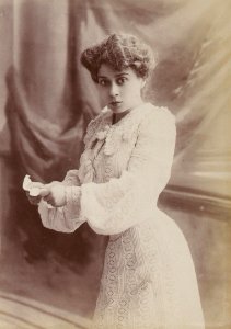 Mariette Sully, btv1b8596905t-p013, 1