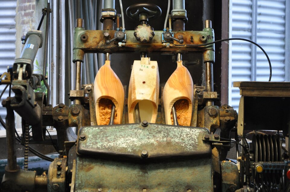 Machine craft wooden shoes