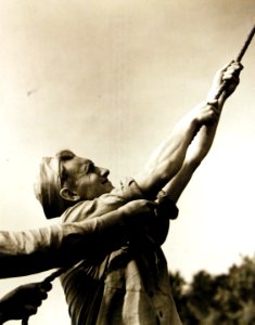 Marine balloon-barrage unit in training at Parris Island, South Carolina, 1942 (27802727091)