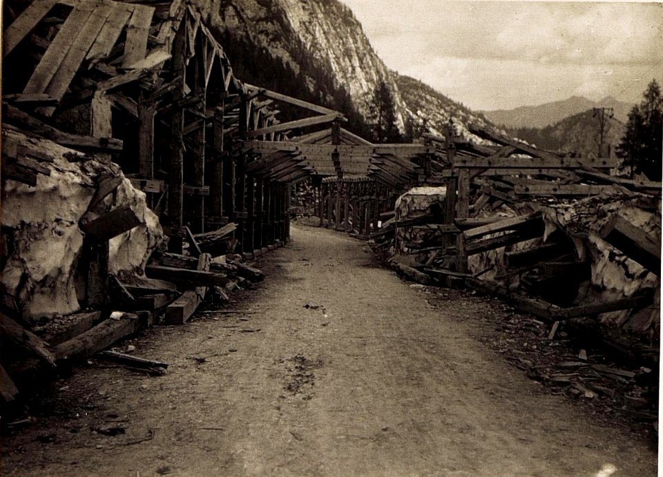 Mojstrovkapass. x 1611 Stell des Lawinenunglückes (BildID 15495765)