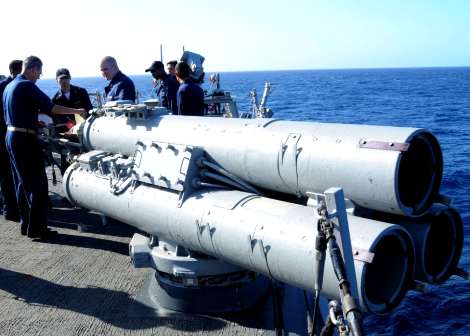 Mark 32 surface vessel torpedo tube