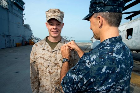 Marine Officer bridges the gap between green and blue 121102-N-WX580-012