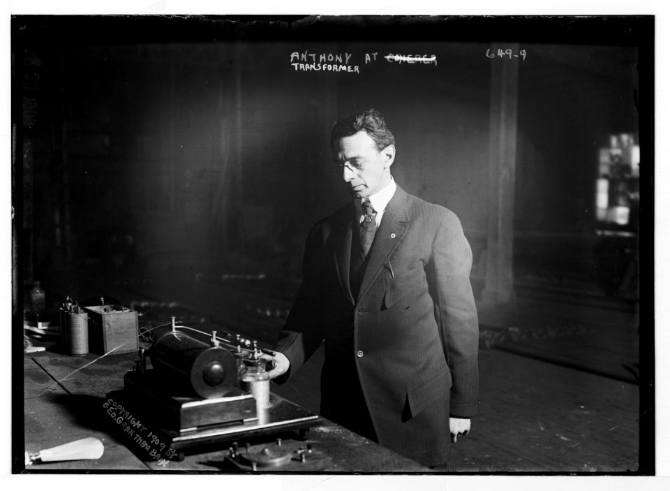 Mark Anthony at transformer, instrument LCCN2014683108