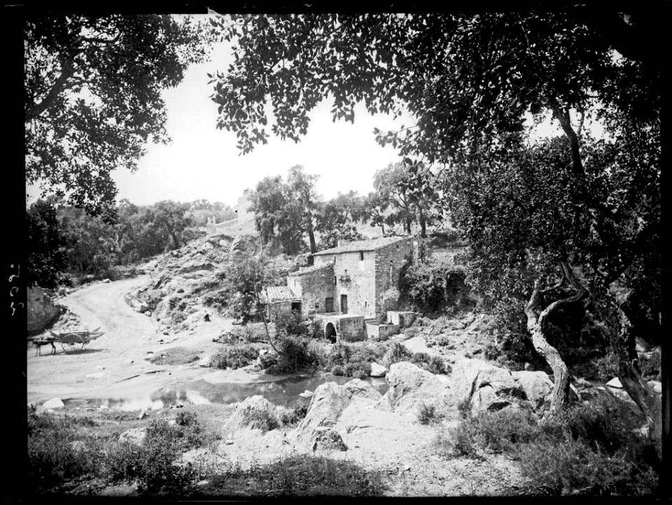 Molí al costat de la riera d'Agullana