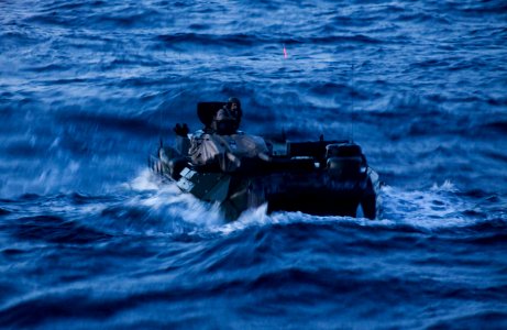 Marines conduct splash and recovery operations during a certification exercise off the East Coast of the United States. (18872573988)