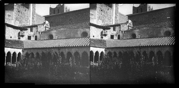 Monestir d'Arles amb el claustre