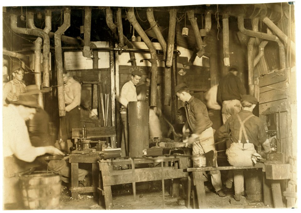Marion Flint Glass Co., Boys work here but the boss would not permit any photographing. LOC cph.3a19695