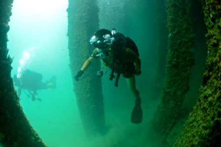 Maritime improvised explosive device (IED) familiarization dive, RIMPAC 2014 140723-N-TM257-072 photo