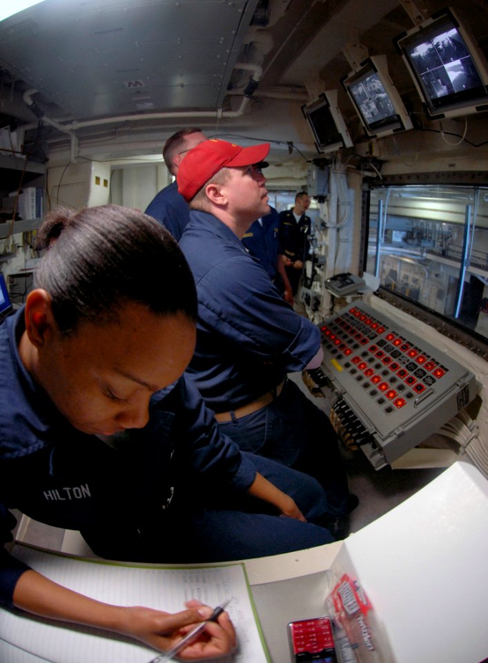 Monitoring aboard the USS Mesa Verde DVIDS168302