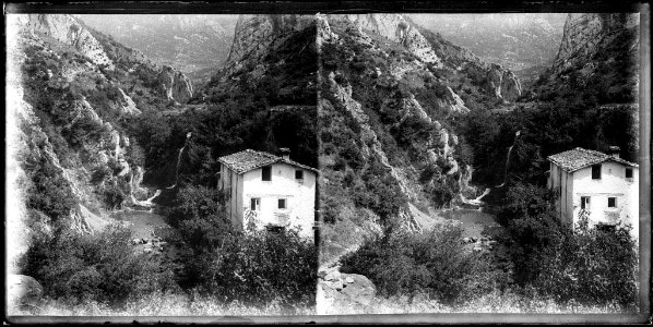 Molí de la Foradada vora el riu