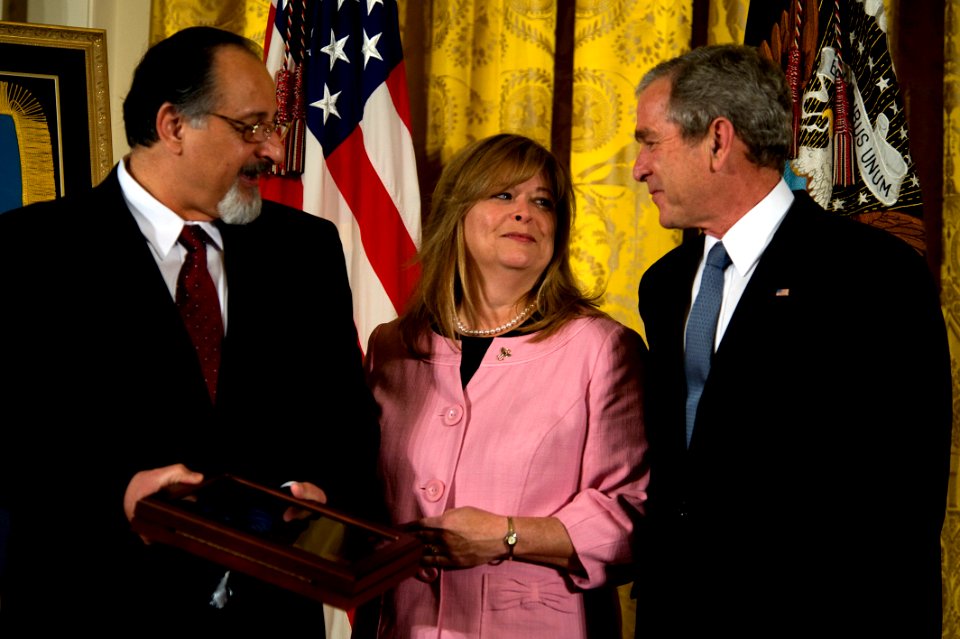 Monsoor family receives Medal of Honor DVIDS98432