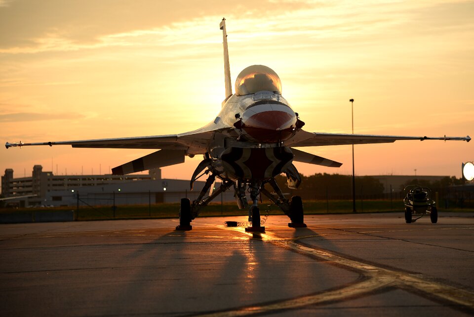 Fighting falcon jet airplane