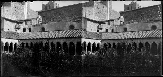 Monestir d'Arles amb el claustre (AFCEC BORDAS D 3191)