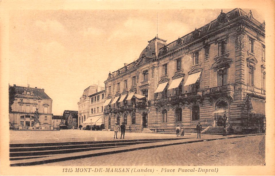 Mont-de-Marsan - Place Pascal-Duprat 1