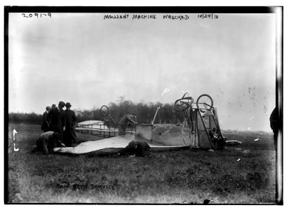 Moissant Machine wrecked LCCN2014688631