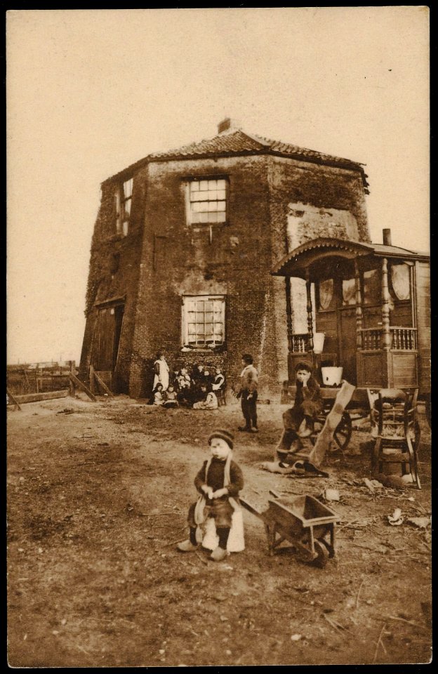 Molenvliet, romp korenmolen de Duif, Afb PRKBB00251000001