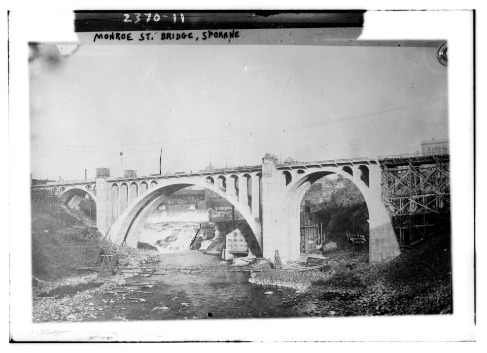 Monroe St. Bridge, Spokane LCCN2014690144