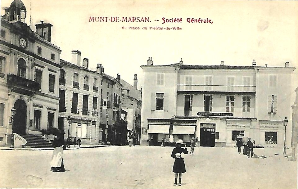 Mont-de-Marsan - Place de l'Hôtel de ville 4