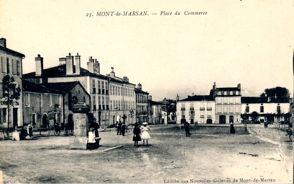 Mont-de-Marsan - Place du Commerce