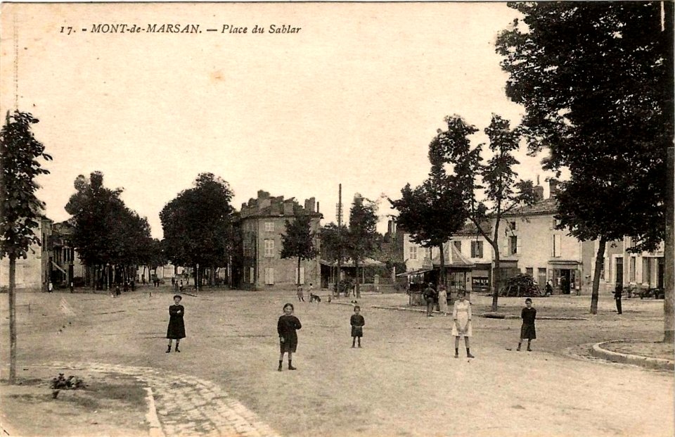 Mont-de-Marsan - Place du Sablar 2