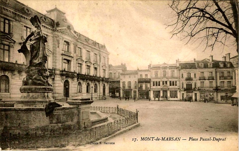 Mont-de-Marsan - Place Pascal-Duprat 2