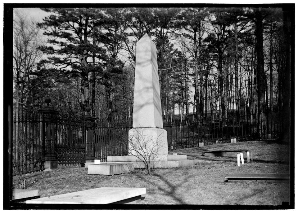 MONTICELLO. THOMAS JEFFERSON'S GRAVE LOC hec.08204