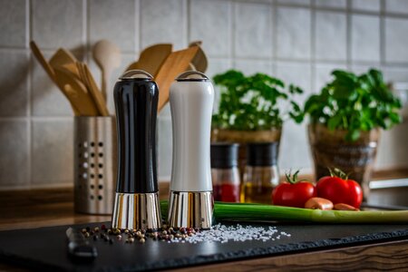 Pepper mill salt mill grains of salt