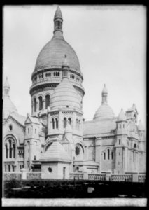 Montmartre, Paris. Cathedral of Sacred Heart, between 1909 and 1919 photo