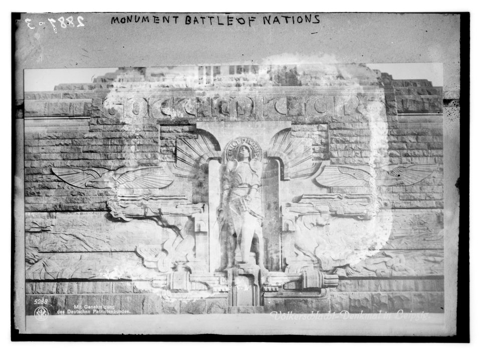 Monument - Battle of Nations LCCN2014694629