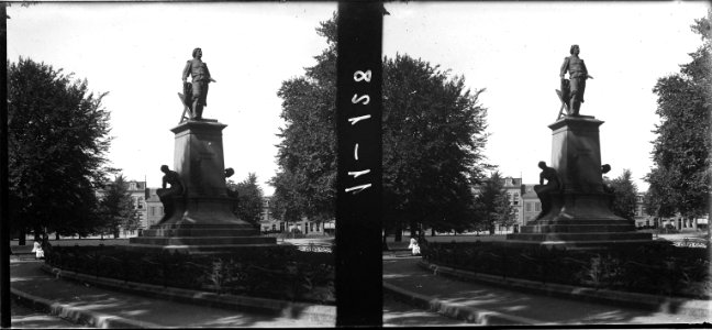 Monument a una plaça