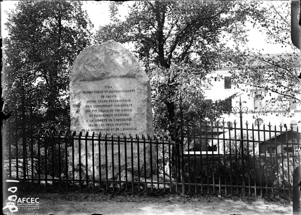 Monument a Michel Servet en un jardí a Ginebra (AFCEC MORELLO A 1006)