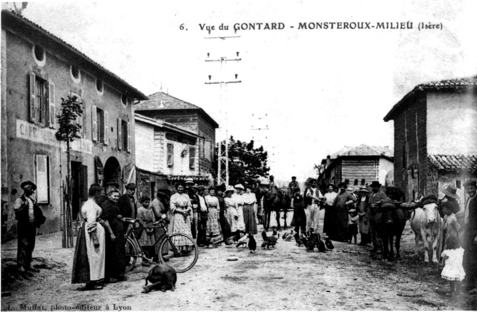 Monsteroux-Milieu, vue de Gontard en 1910, p 130 de L'Isère les 533 communes - L Muffat éditeur à Lyon