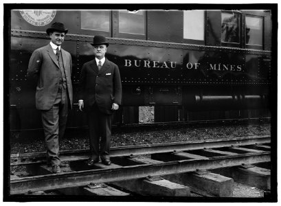Mines, Bureau of. Group, with Dept. Int. R.R. car LCCN2016869936