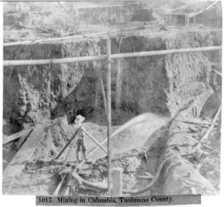 Mining in Columbia, Tuolumne County LCCN2002723012