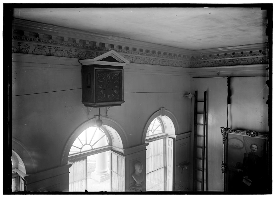 MONTICELLO. HALL CLOCK LOC hec.08205