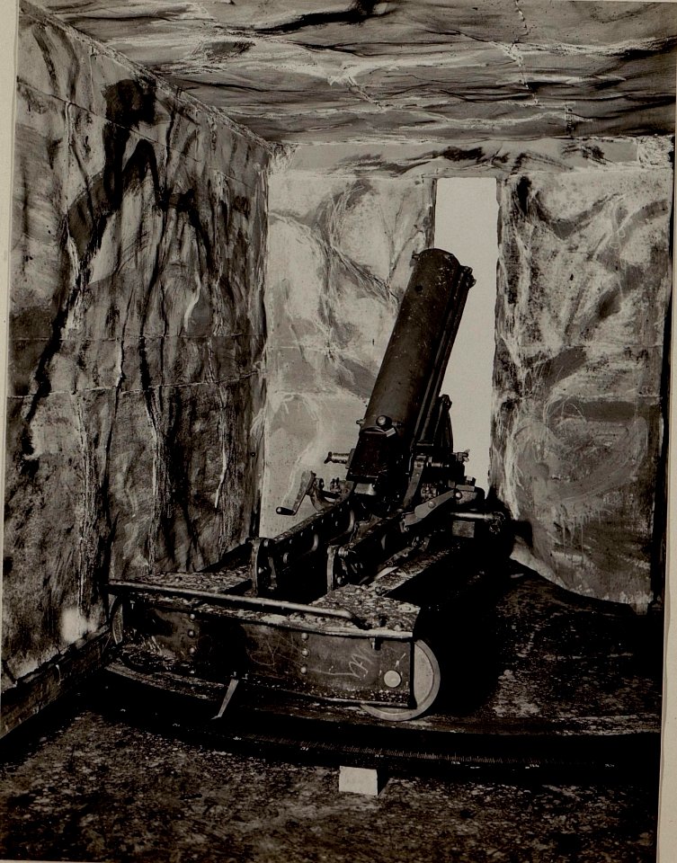 Minimalschartenlafette für 7.5cm Gb.Kanonen in Kavernen. Konstruktion Dions.Kmdo. (BildID 15483763)