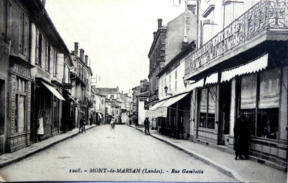 Mont-de-Marsan - Rue Gambetta 15